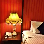 Na Thapae Hotel