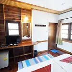 Khaothone River View Resort