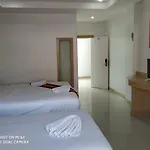 Red Sapphire Hotel