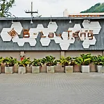 B - Lay Tong Resort