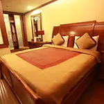 Narakul Resort Hotel