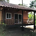 Aow Yai Bungalows