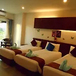 7 Sky Residency