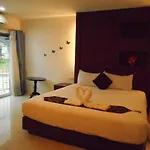 7 Sky Residency