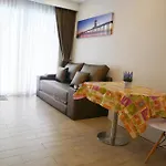 Seven Seas Resort Pattaya & Sofa Bed