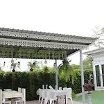 Moeimanee Resort