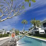 La Lua Resort