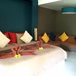 Phayam Cottage Resort