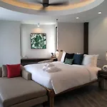 Tungtong Beach Villas