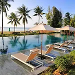 Tungtong Beach Villas
