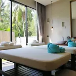 Tungtong Beach Villas