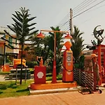 Apinya Resort Bangsaray