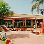 Apinya Resort Bangsaray