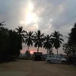 Maiyai Resort - Big Tree