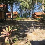 Aow Yai Bungalows