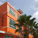 Baannoksuan Resort