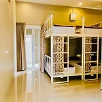 Little Boat Hostel