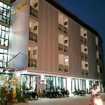 Ruang Thong Residence