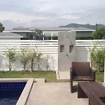 Baan Sarinya Pool Villa