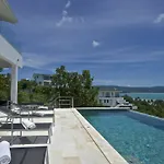 Red Sky Beach View Villa