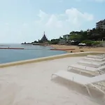 Baan Plai Haad By Pong