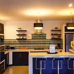 Champagne Villa By G Estate