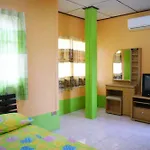 Buachompoo Resort Koh Sichang