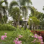 Thanburi Resort