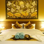 Moon Budget Hotel
