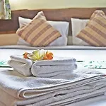 Baan Po Ngam Resort