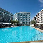 Grandblue Condo By Malai