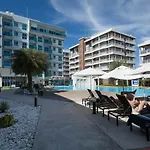 Grandblue Condo By Malai
