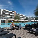 Grandblue Condo By Malai
