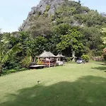Baanrai Saiyoknoi Resort