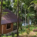 Laem Sai Bungalow