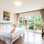 Baan Talay Samran 4 Bedrooms Villa With Beach And 3 Pools