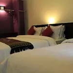 Sri Chumphon Hotel