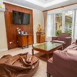 Baan Talay Samran 4 Bedrooms Villa With Beach And 3 Pools
