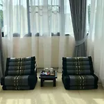 Cozy Guesthouse Restaurant & Bar