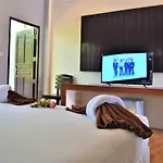 B Square Hotel @ Khanom