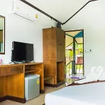 Baannai Lake View Resort
