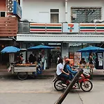 Oasis Cafe And Nap