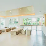 Condo In Kata In Ozone A519