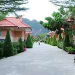 Naris Phuview Resort