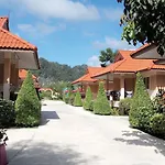 Naris Phuview Resort