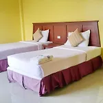 Sri Chumphon Hotel