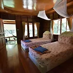Namtok Bungalows