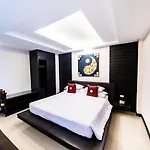 Lulu Hotel