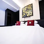 Lulu Hotel