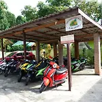 Green Cottage And Beach Resort
